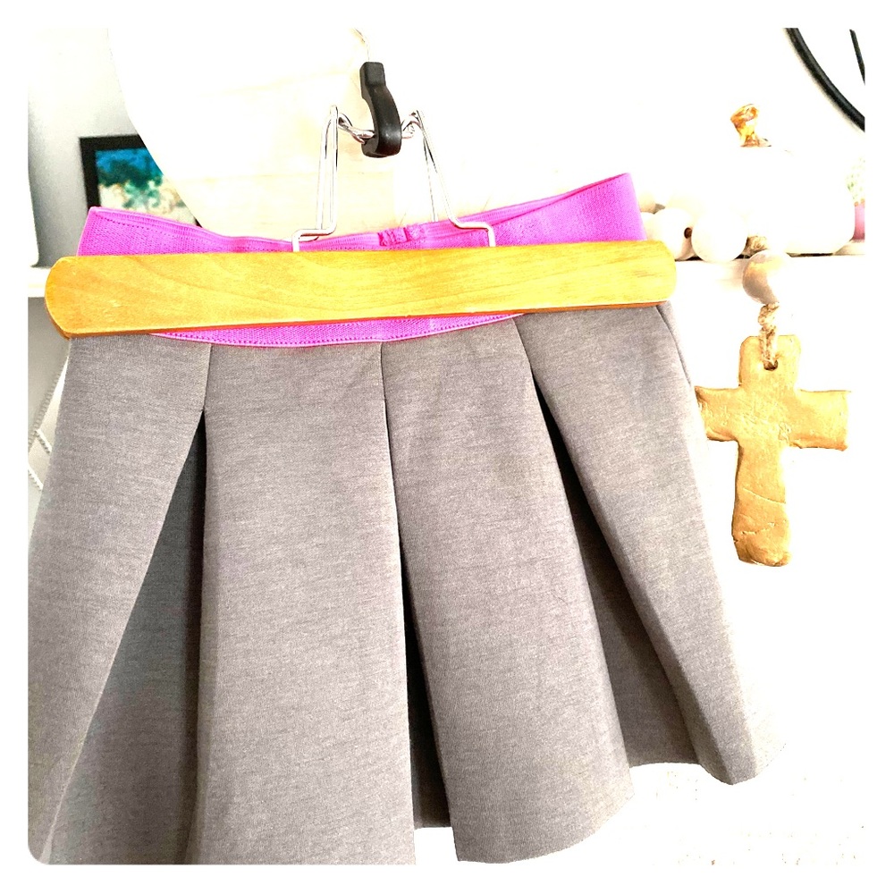 Kids size 5 Tucker Tate skirt.